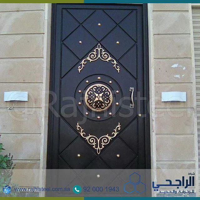 باب حديدي مزدوج